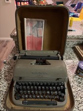 1956 Remington Quiet-Riter typewriter Solid Condition thumbnail