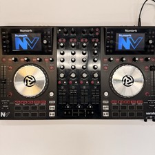 Numark NV DJ Controller   Built-in Screens