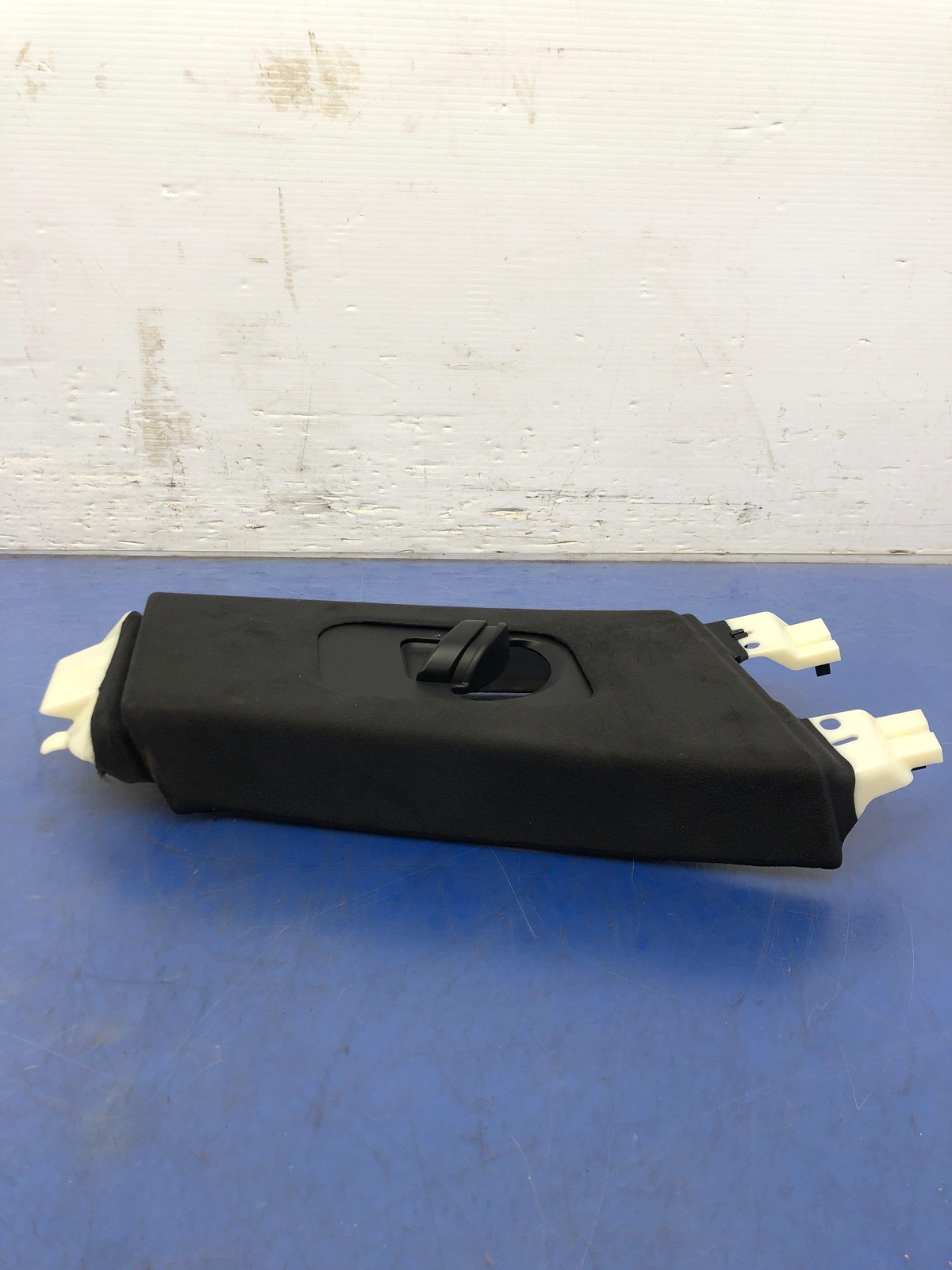 2017-2020 MASERATI LEVANTE M161 B PILLAR COVER PANEL SET (2) 6700621970