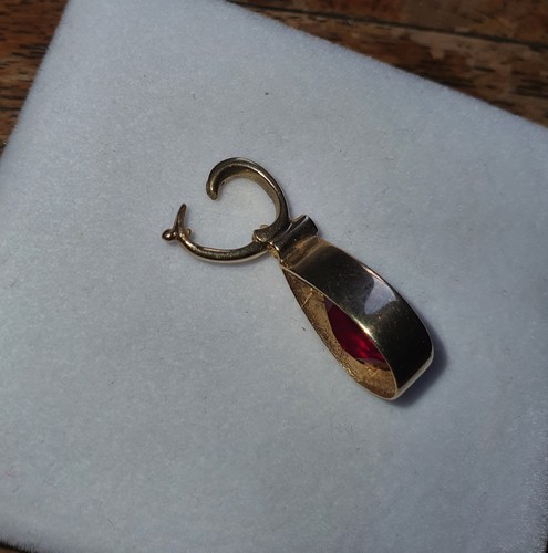 9K Yellow Gold Ruby Diamond Pendant - Picture 3 of 14