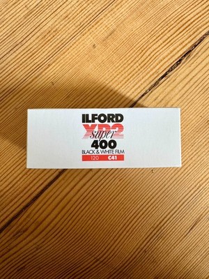 Ilford XP2 Super 400, 120 Rollfilm, C41 S/W-Film, stets gekühlt gelagert