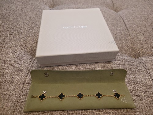 Van Cleef & Arpels Vintage Alhambra Onyx 18k Yellow Gold 5 Motifs Bracelet