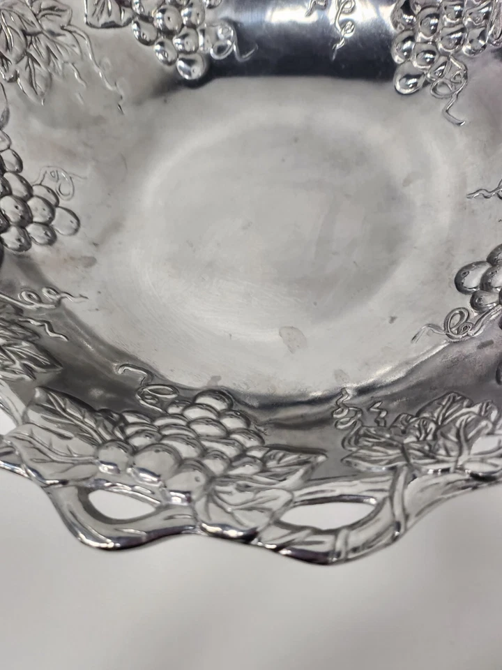 Bella Vineyard Silver Plated Grapevine Design Large Salad Serving Bowl Round - Image 2 of 4
