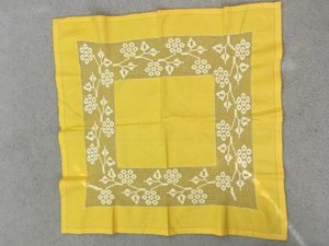 small-tablecloth-yellow-embroidered-cutwork-flower-30-034-square