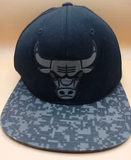 Chicago Bulls Hat  Mitchell & Ness Snapback Basketball Black gray Digital Camo