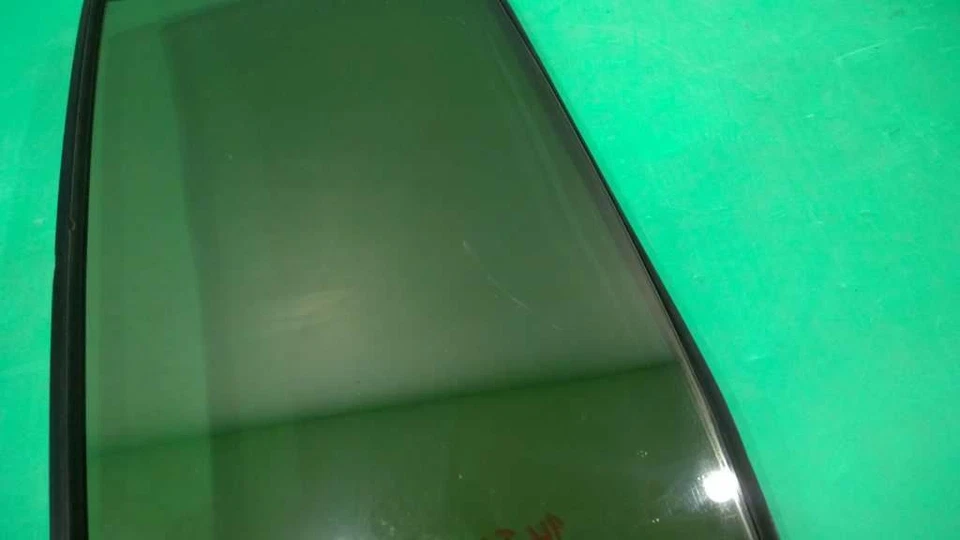 92 93 94 95 96 97 TROOPER SLX PASSENGER RIGHT REAR VENT GLASS OEM 3252-48 - Image 3 of 4