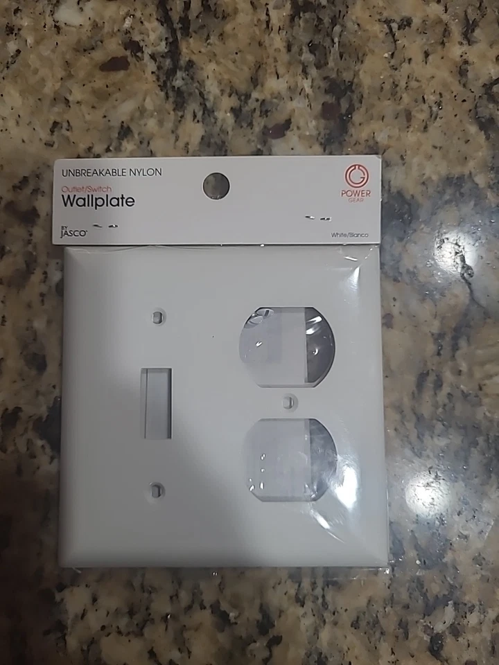 Power Gear  Outlet /switch  Wallplate  - Image 4 of 4