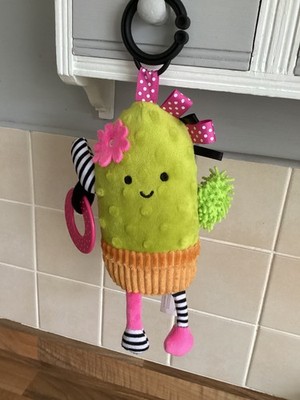 Make Believe Ideas Snuggables Activity grüne Gurke weiches Plüsch-Kinderwagenspielzeug 8 Zoll