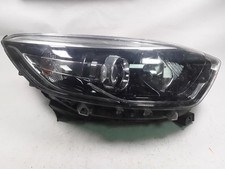 Renault CAPTUR 2013 - Phares Headlight 260100961R