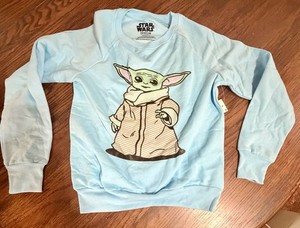 Star Wars The Child Baby Yoda Crewneck Mandalorian Grogu NEW child Size S 3-5