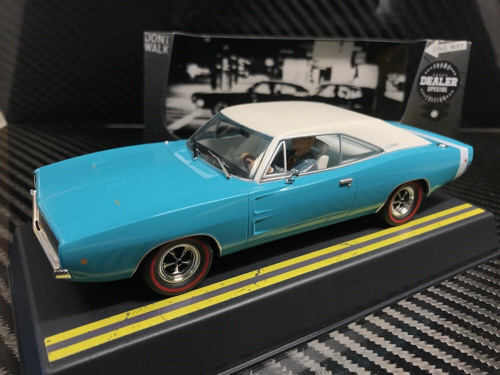 Пионер бирюзового цвета 1968 года выпуска ДИЛЕР Dodge Charger Hemi СПЕЦИАЛЬНЫЙ автомобиль с 132 слотами P161-DS 39190₽