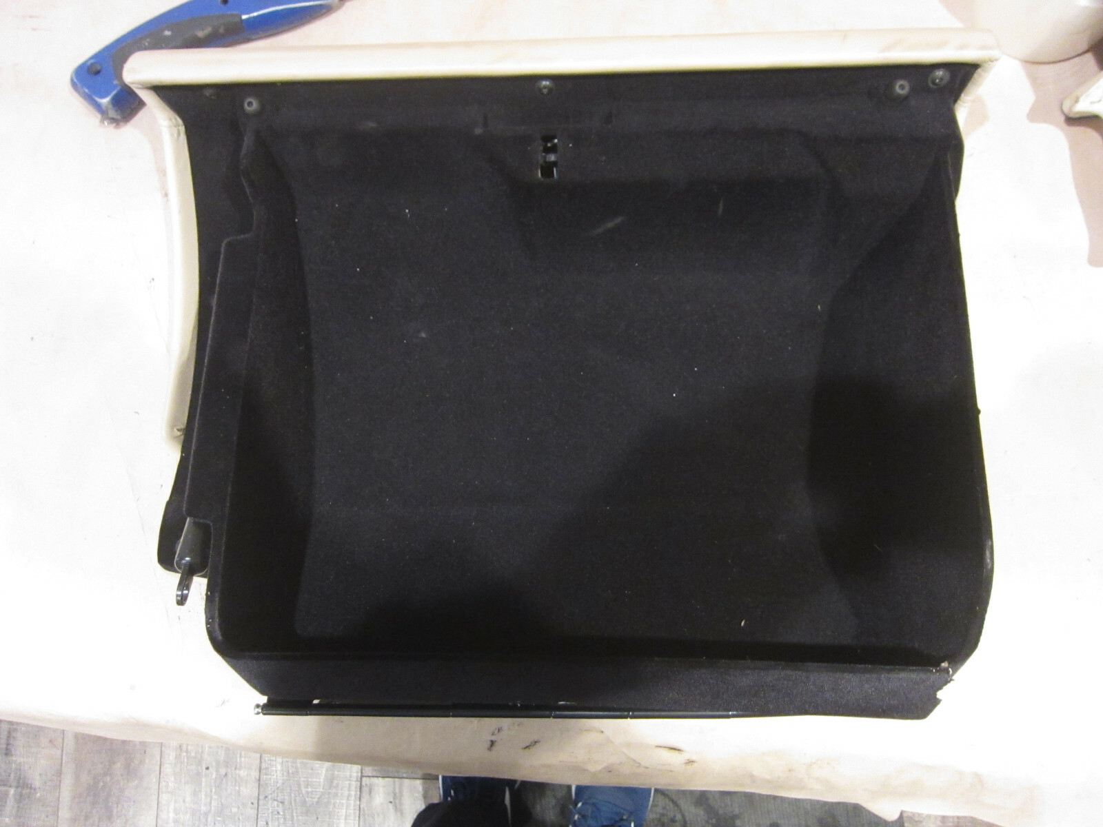Ferrari 456 MGT/MGTA - Glove Box Shutter Assy - P/N 65410400