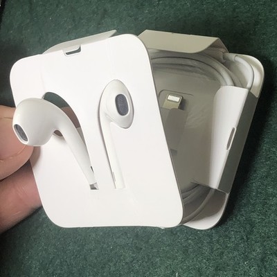 Genuine Apple Ear-Pods Headphones W/ Lightning Connector iPhone 8 X 11 12 13 14