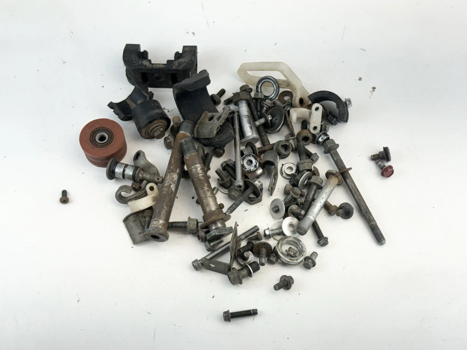 ✅ 2004 Yamaha YZ450F YZ 450 F Bolts Hardware Miscellaneous Nuts Spacers OEM