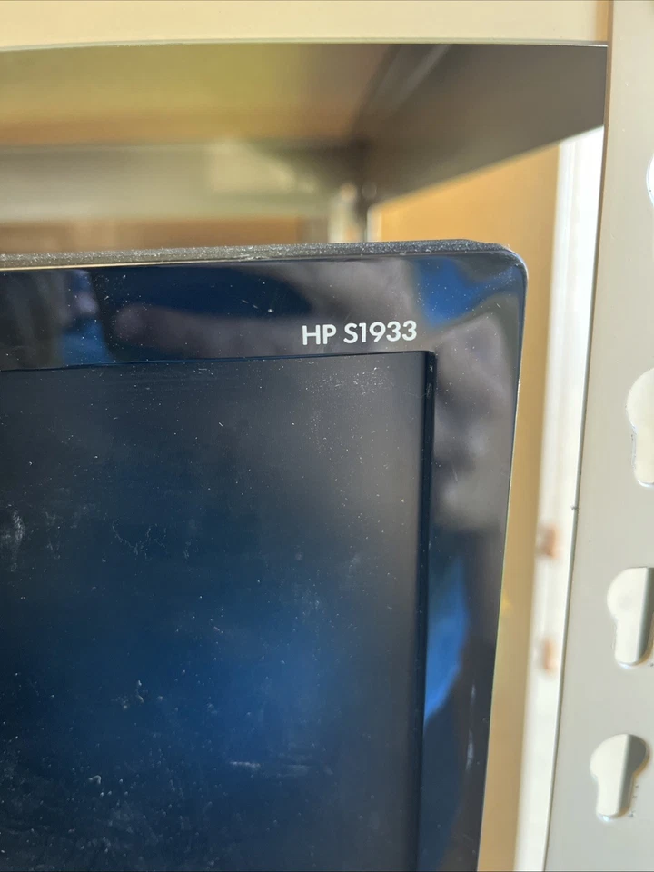 HP S1933 Computer Moniter - Image 2 of 4