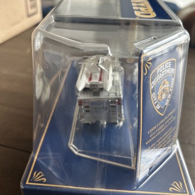 Code 3 Collectibles NYPD 2003 Ford Radio Emergency Patrol Limited