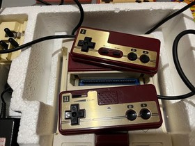 Nintendo Famicom Console with BOX and Manual, 10 Games 0104