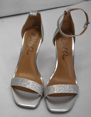 Wild Pair Bethie 2 Silver Heel Sandals Open Toe 4'' Heel Glitter Womens Size 7.5