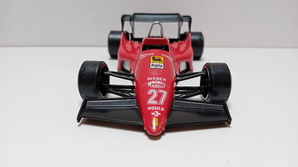 Burago Ferrari 126 C4 Scala 1:24 #27 M. Alboreto - Immagine 2 di 4