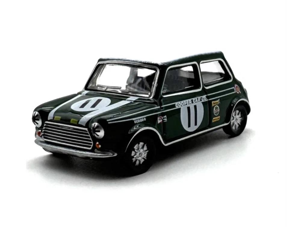 1:76 Green 1968 Mini Cooper S #11 Classic Model Diecast Metal Car - Image 2 of 4