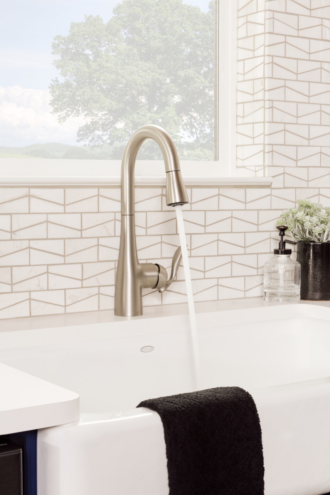 Moen 5995 Arbor Single Handle Pulldown Spray Bar Faucet Black