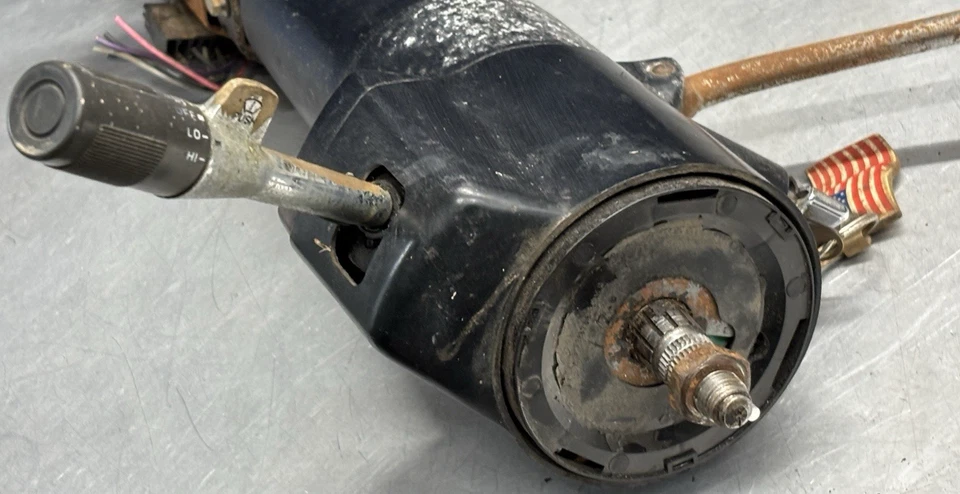 84-89 Chevy GMC K5 Blazer Jimmy Suburban Non Tilt A/T Steering Column Assembly - Image 4 of 4