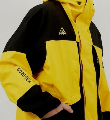 Nike ACG Gore-Tex Jacket for Men, Size Medium - Yellow/Black for