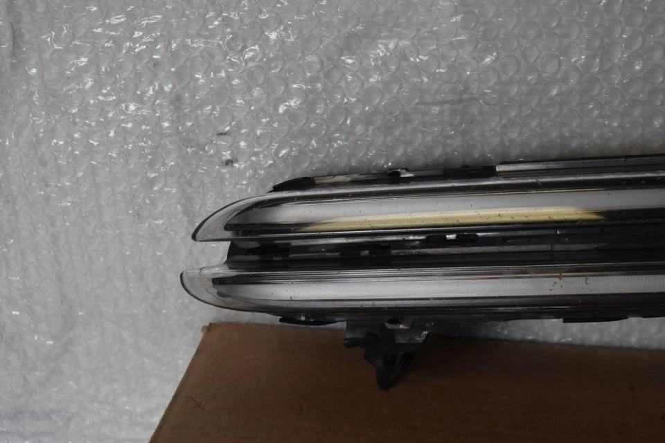 LÁMPARA SEÑAL LATERAL DERECHA PORSCHE PANAMERA GTS 2014-2016 OEM 970 631 080 52 Foto 2 de 4