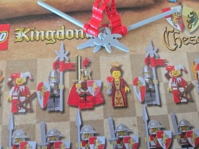 LEGO Kingdoms Chess Set (853373) Missing One Weapon With Extra Weapons Used