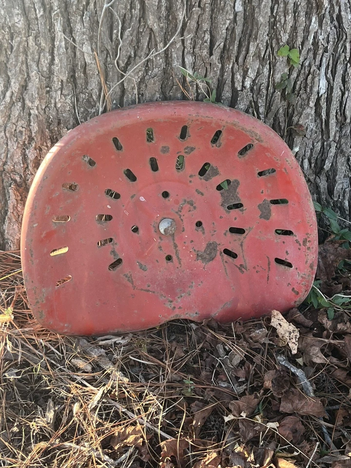Antiguo asiento de tractor de metal para tractor de campo granero granja decoración de pared oxidada  Foto 2 de 3