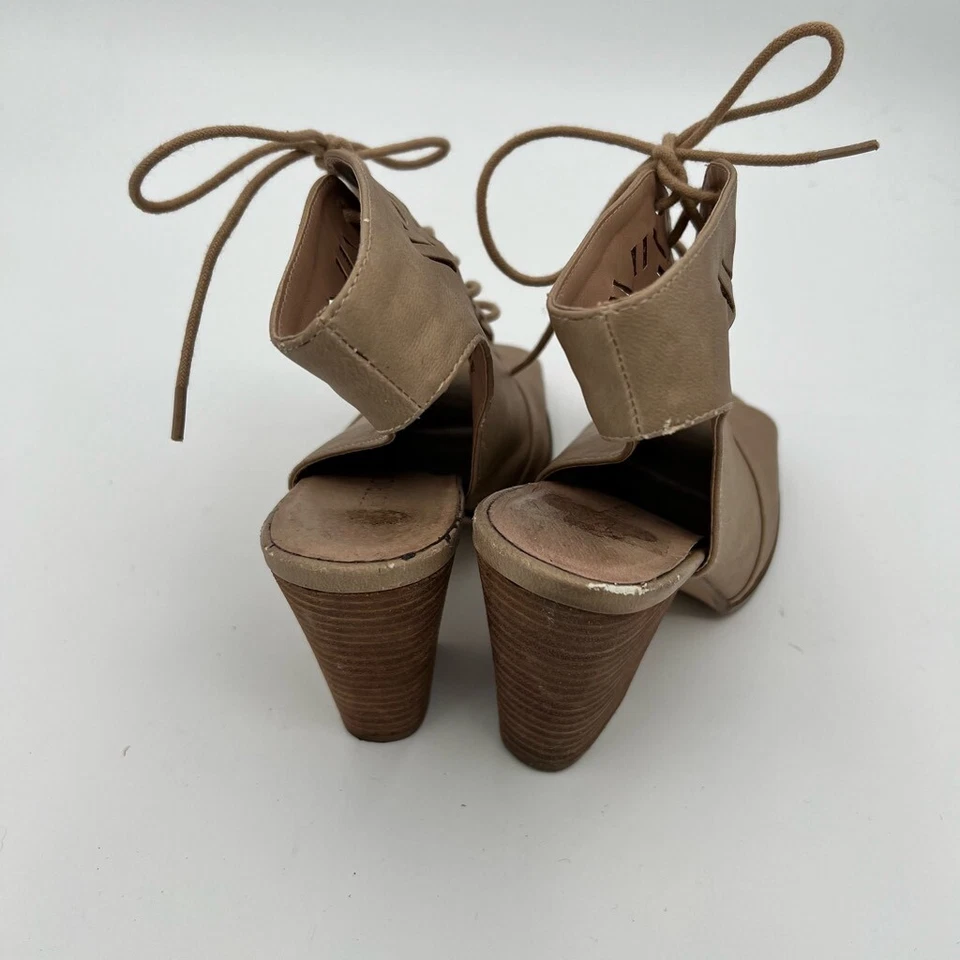 Tacones de corte láser restringido para mujer talla 8 beige punta abierta Foto 3 de 4