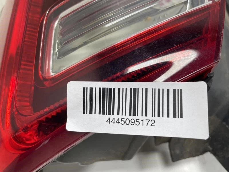 Ford Taurus SE 2015 cuarto trasero derecho montado en panel luz trasera OEM+ Foto 3 de 4