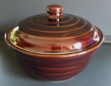 MONMOUTH WESTERN ROUND 8.5" COVERED CASSEROLE BEEHIVE