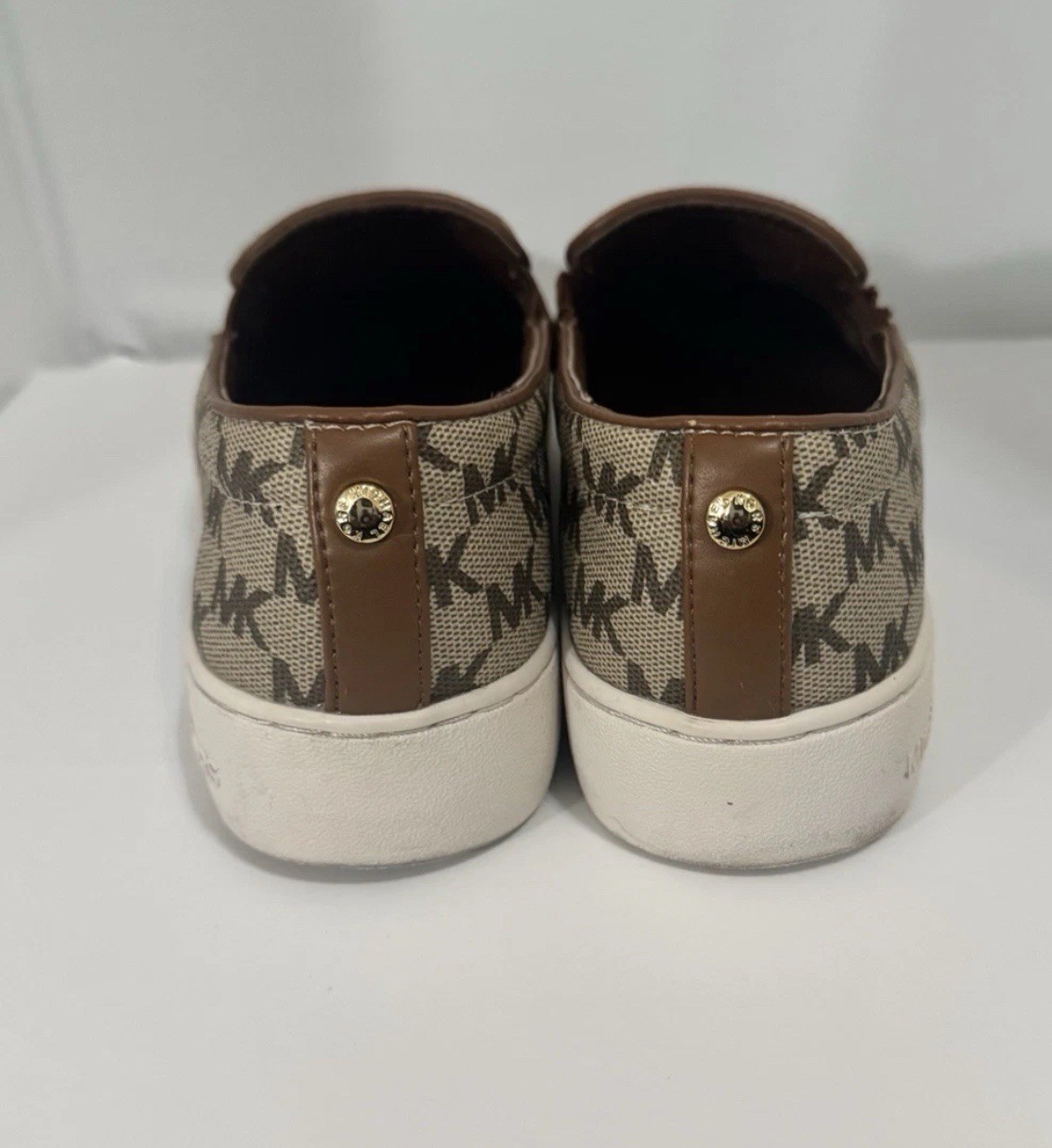 Michel Kors Keaton Women’s Fashion Slip On Shoes Beige Size: 8M Fits 7.5 thumbnail 4