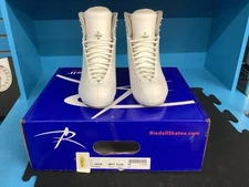 Riedell Vega size 10.D( NEW discontinued model)