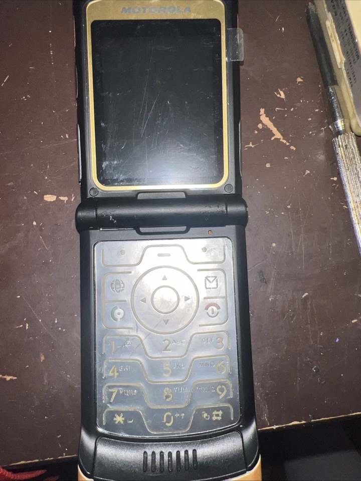 Teléfono Móvil Motorola Razr V3i Dolce Gabnna (Edición Limitada) Desbloqueado Abatible Foto 4 de 4