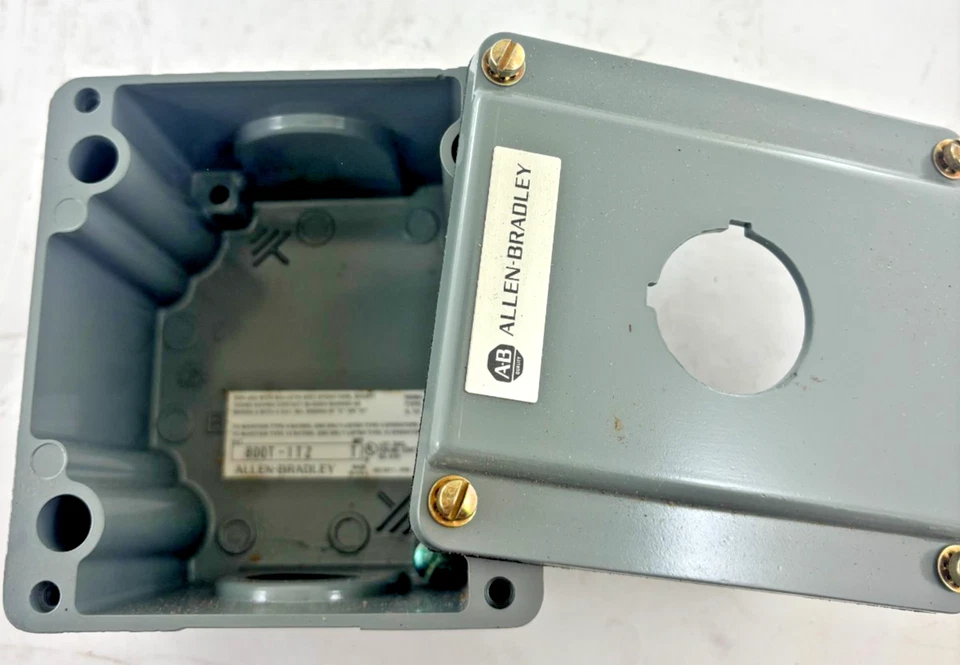 Allen-Bradley 800T-1TZ Die Cast Enclosure NEMA Type 4/13 Series T - Image 4 of 4