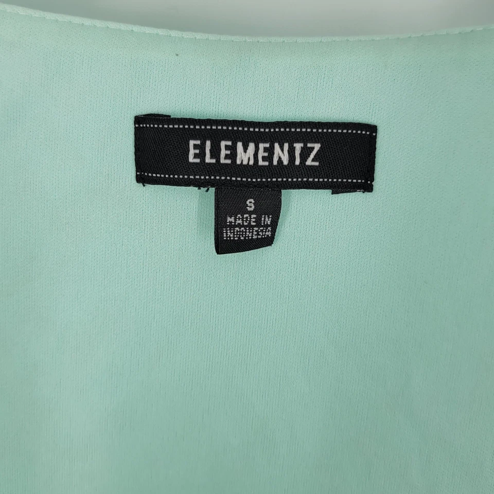 Fairy Elementz Gradient Short Sleeve Crochet Eyelet Detail Blouse Small - Image 3 of 4