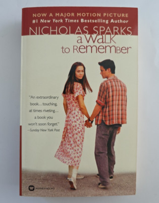 A Walk To Remember SIGNED by Nicholas Sparks Mass Market Paperback 2001