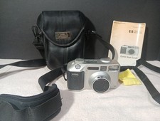 Hewlett Packard PhotoSmart hp618 Digital Camera Works with Manual And Bag