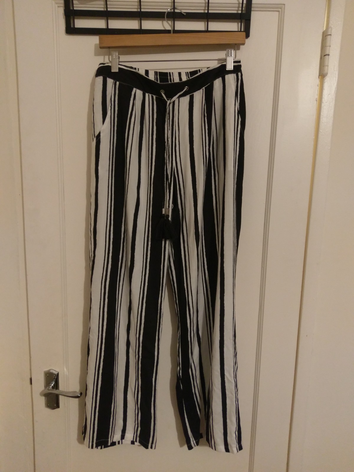 ALTRA Atmosphere Women's Size 12 Black White Striped Wide Leg Trous Casual