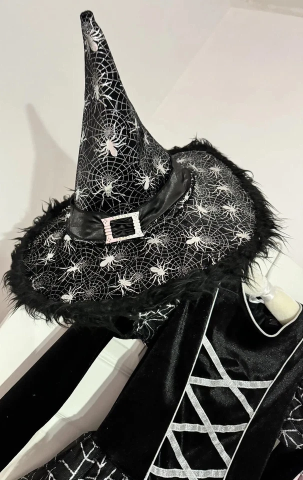 Hollow’s Eve deluxe witch girl’s costume, Sz.S ( 7-8), Color Black And Silver - Image 3 of 4