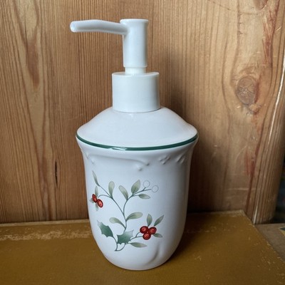 Pfaltzgraff Winterberry Soap Lotion Dispenser Pump Christmas