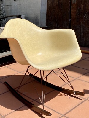 椅子 Herman Miller Eames Shell Chair Orange Eames Shell Chair by Herman Miller - Midcentury