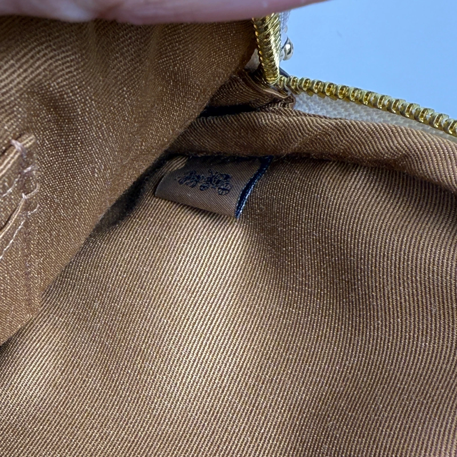 Coach doppio marsupio tracolla in pelle bianca con cinturino a catena oro