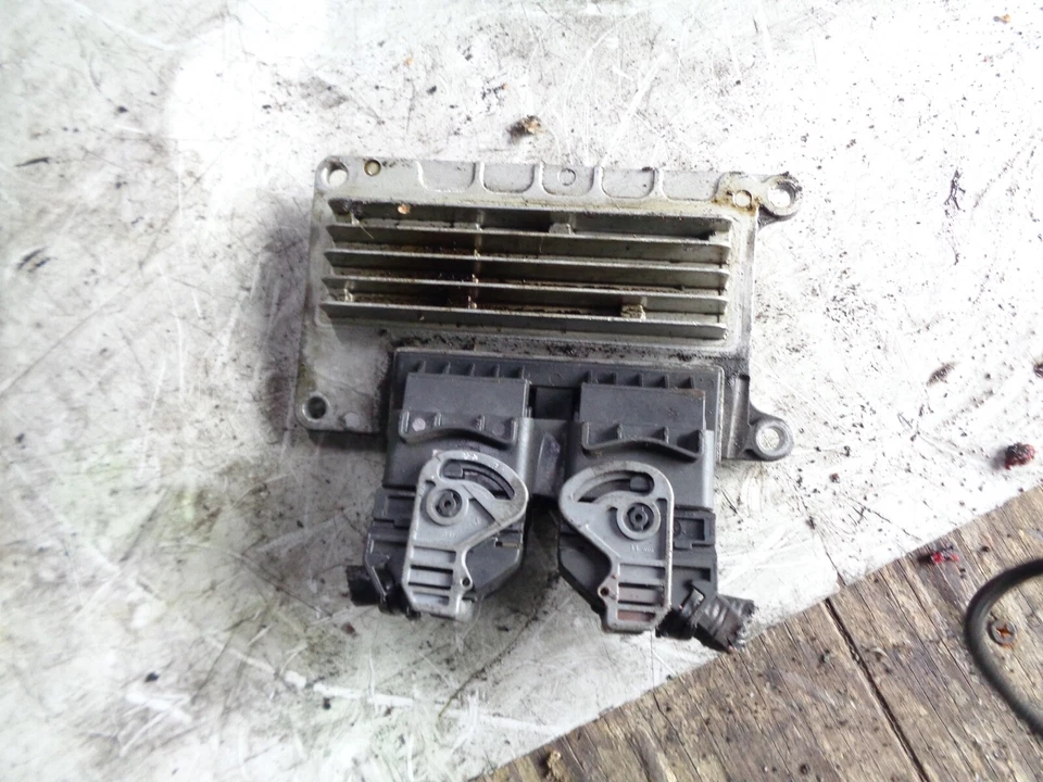 UNIDAD DE CONTROL MOTOR RENAULT CLIO MK2 2004 1.2 ECU 8200181482 Foto 3 de 3