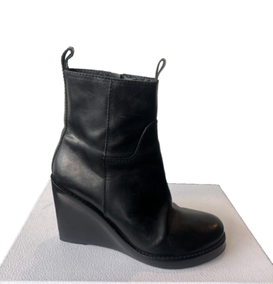 Ann demeulemeester ジレ Vitello Lucido Nero Riding Boots by Ann Demeulemeester- La