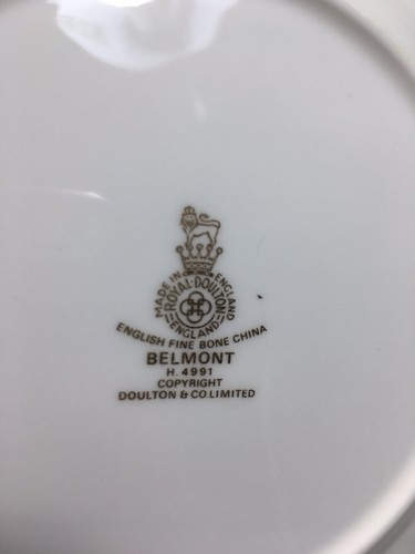 (20 Pcs) Royal Doulton Gold Encrusted 'Belmont' (4) 5 PIECE PLACE SETTINGS #4991 - Picture 17 of 17