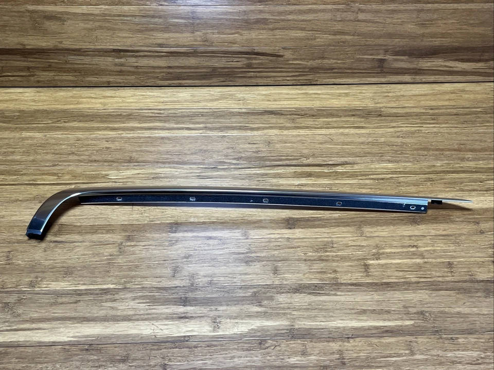 2016-2023年劳斯莱斯黎明前A Colum左模盖7370145原始设备制造商注释 — 第 3/4 张图片