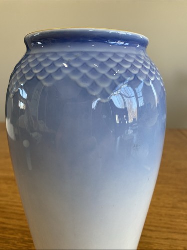 Vintage B & G Bing & Grondhal Denmark Porcelain #682 Vase 8 1/2” Tall - Picture 4 of 6